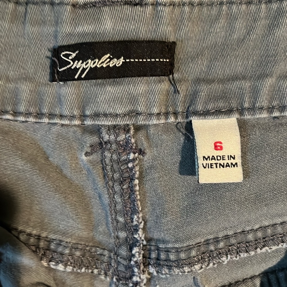 Women’s Shorts - Picture 3 of 6